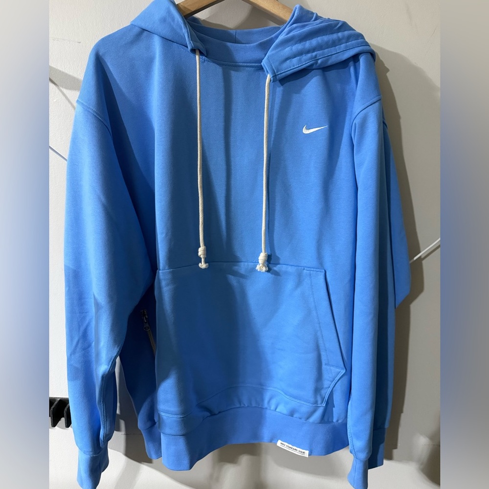 Nike Men’s Standard Issue Hoodie, Sz XL, Light Blue
